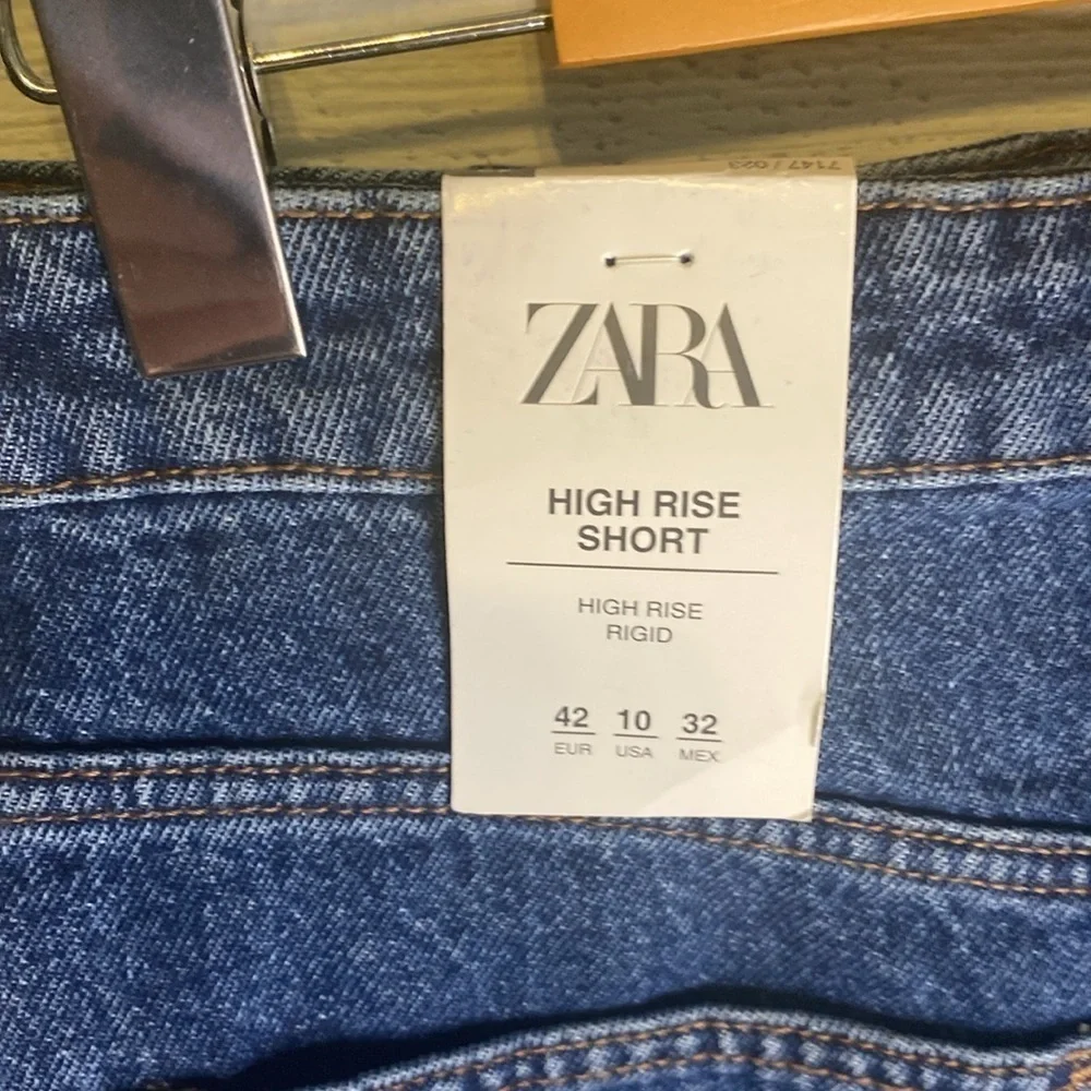 Zara Jean Shorts Raw Distressed Hem High Rise Dark Wash Size 10 - Picture 10 of 15
